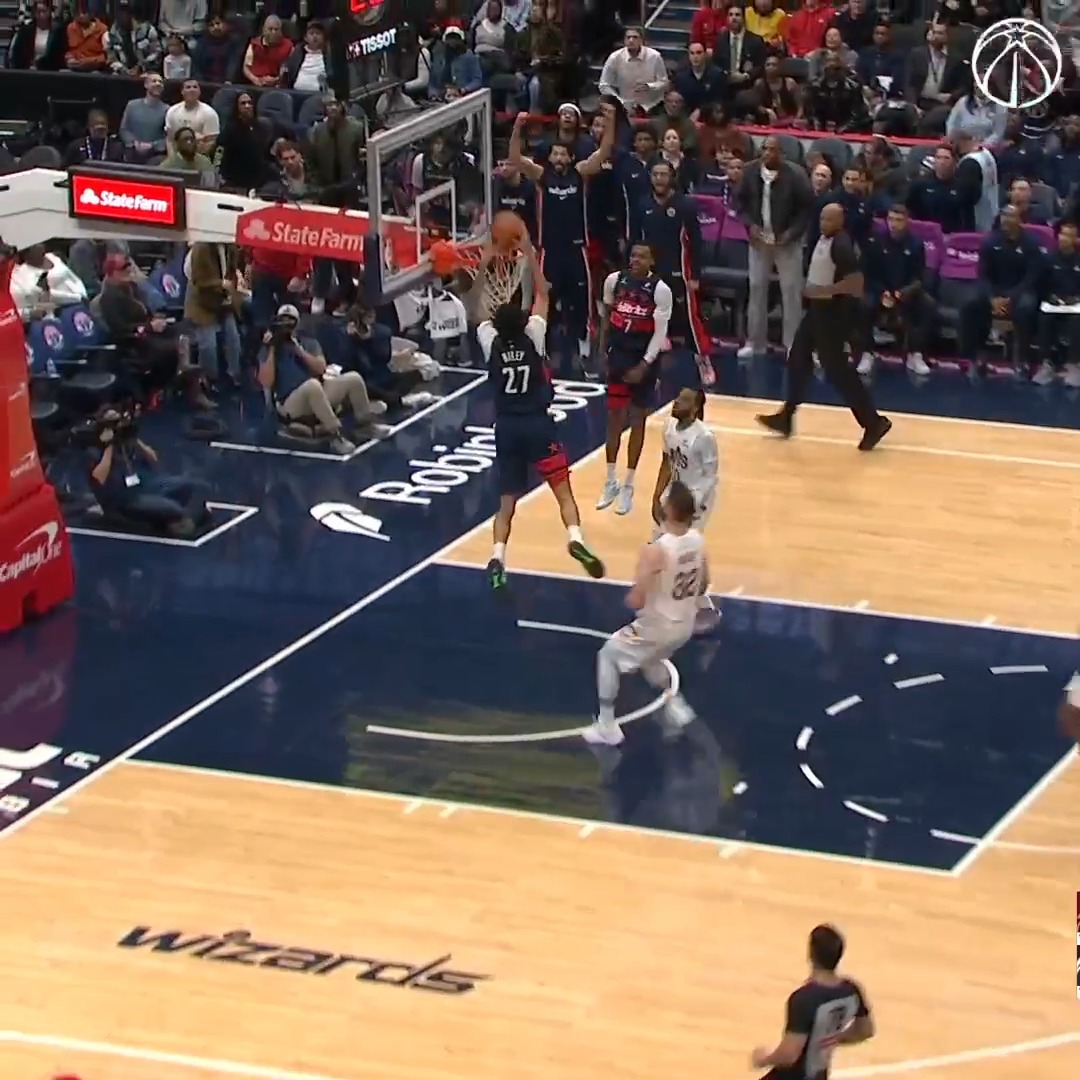 🗣️ D.C. STAND UP!!!
A BEAUTIFUL sequence from the Wiz Kids 🧙♂️