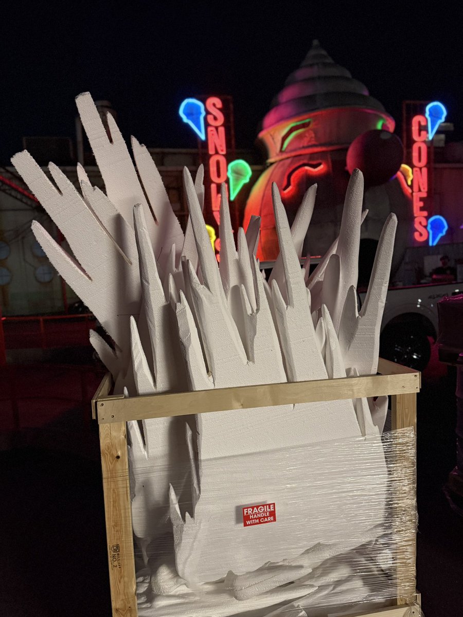 I’m feeling the chill! ❄️ The enhancements will look amazing once complete in 2026! <a href="/SixFlagsOverTX/">Six Flags Over Texas</a>