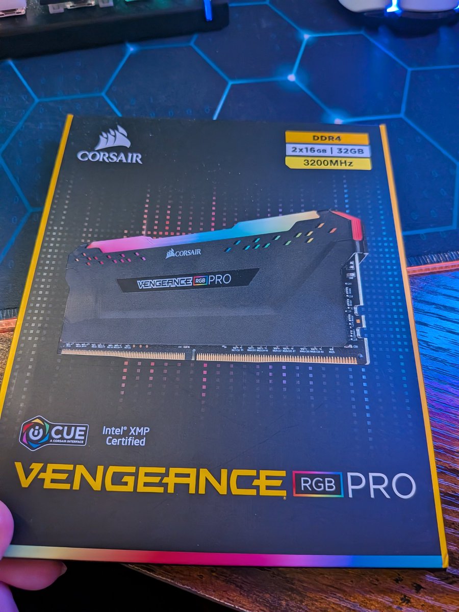 Boar hab mich gerade dran erinnert dass ich das Baby noch hab - letztes Jahr gekauft💅✨