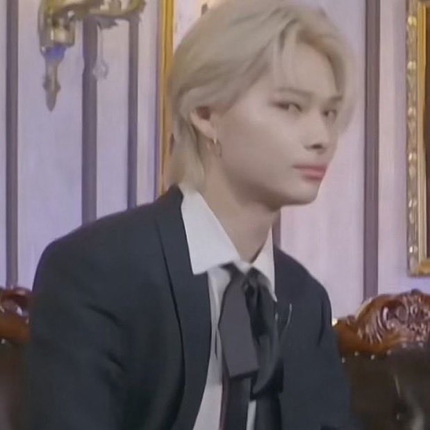 ikissenhypen's tweet image. like father like son