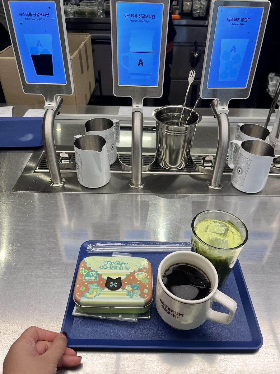 PLOYNOWWW tweet media