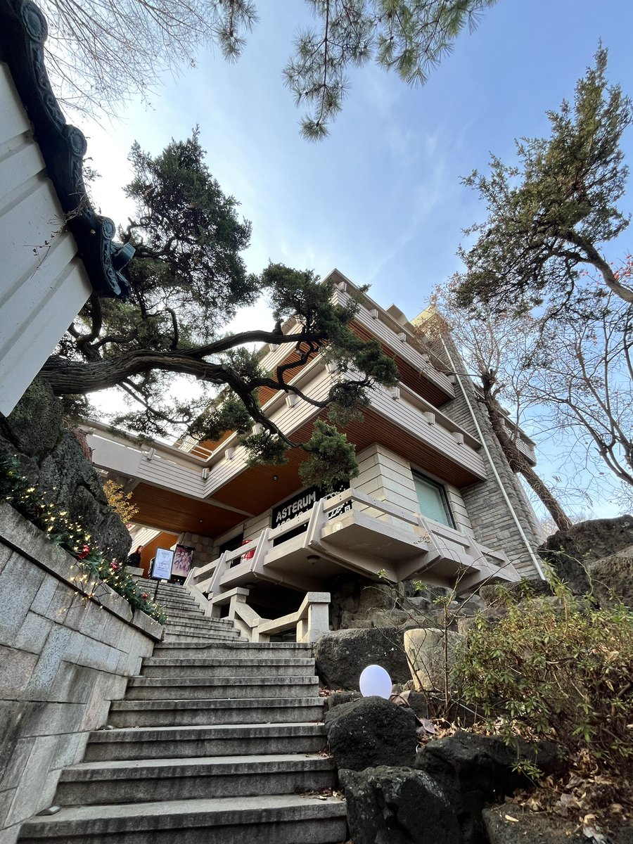 PLOYNOWWW tweet media