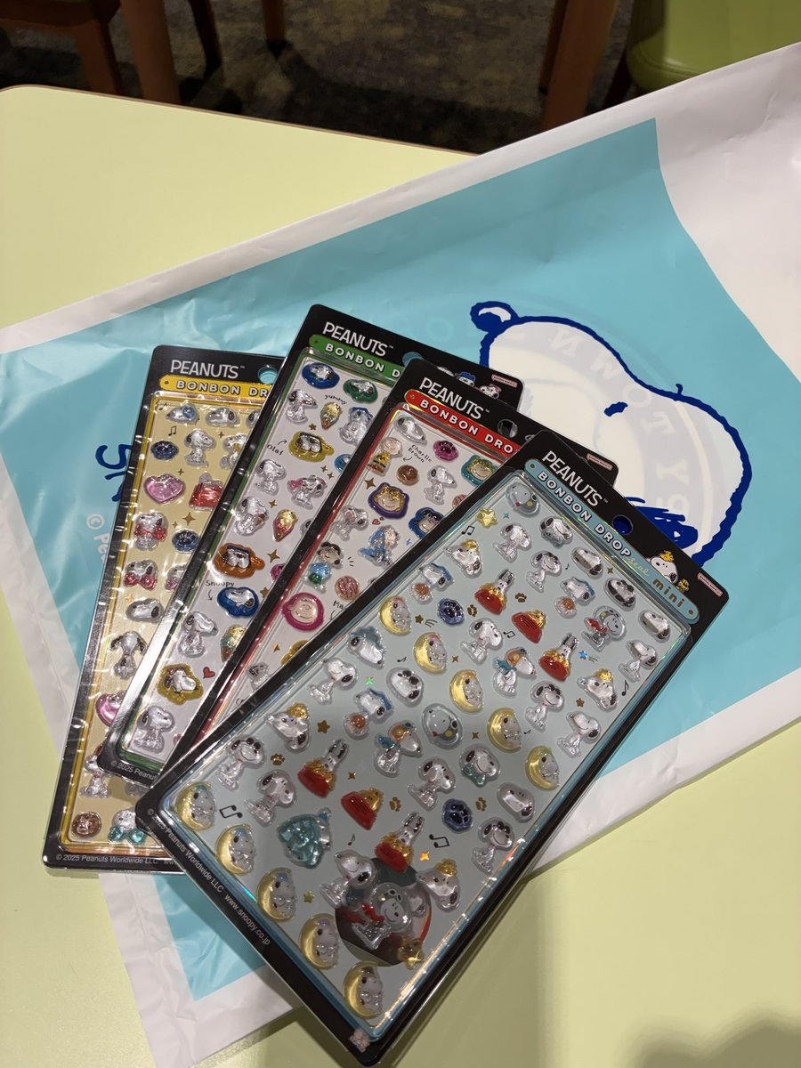 ayu27pi's tweet photo. スヌーピー4種類ゲット！
#吉祥寺
#ボンボンドロップシールミニ
#スヌーピー https://t.co/tPFk9BkiB7