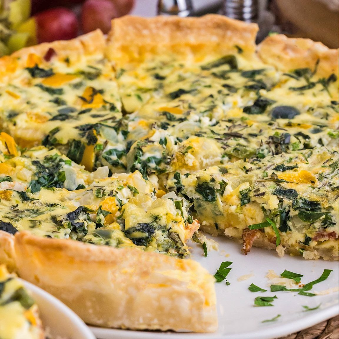 Whip up a satisfying #breakfast or #brunch with this Easy Quiche Recipe. Made with a shortcut crust and simple, everyday ingredients, it delivers rich, savory flavor with minimal effort. #easyquiche #quiche #holidaybrunch #Christmasbrunch #eggs #spinach
melissassouthernstylekitchen.com/easy-quiche-re…