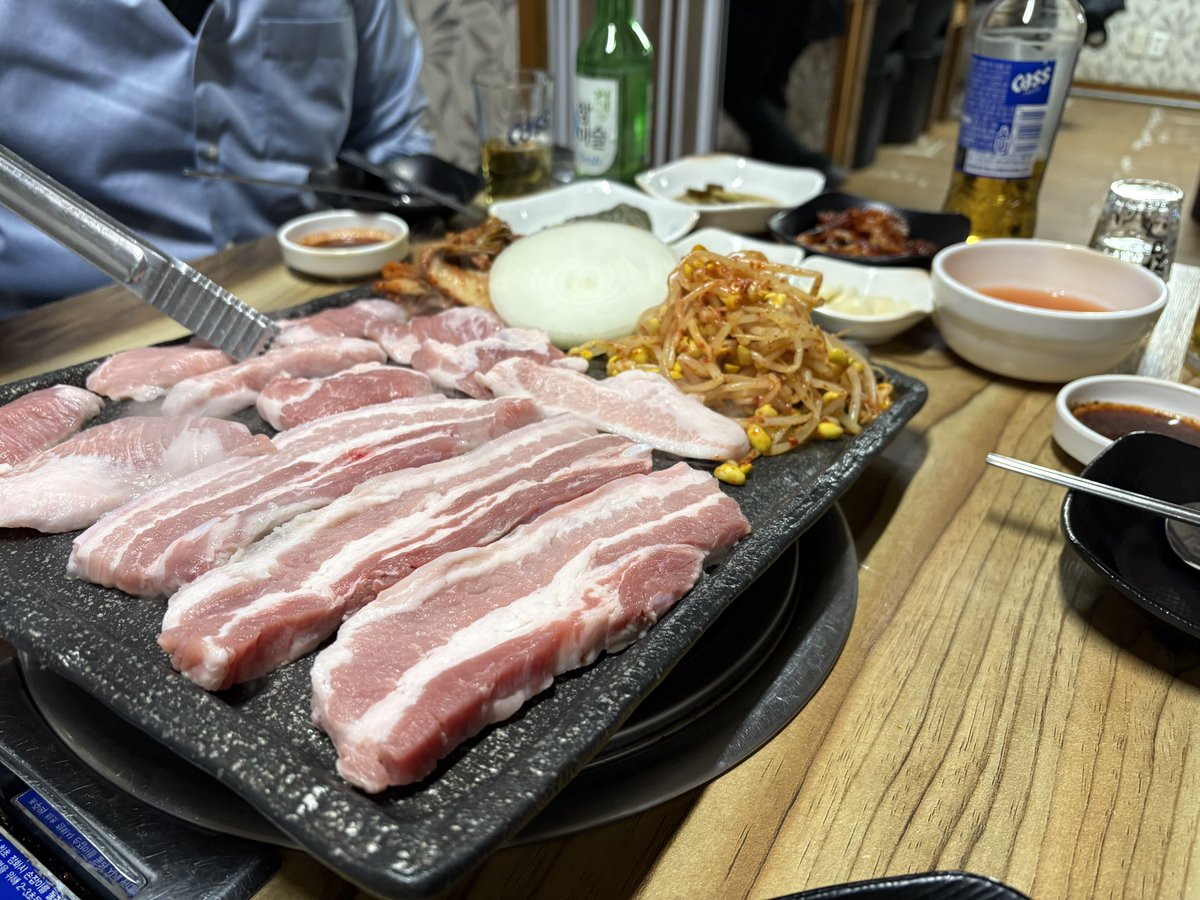 monetin_'s tweet photo. 激ウマカンジャンケジャンおかわりしたらアワビまでついてきました。韓国はメシうまね〜 https://t.co/UwTdC75fyf