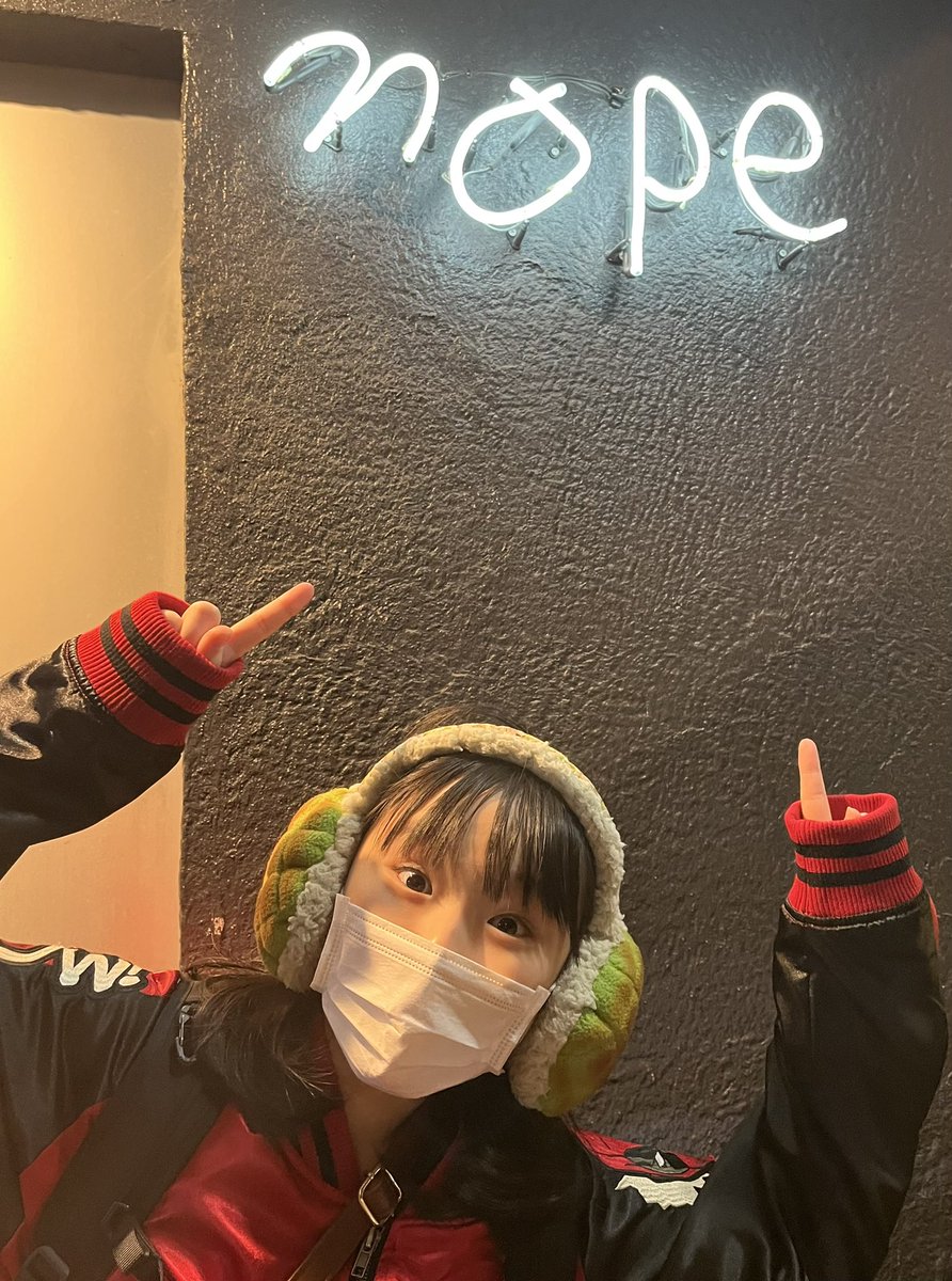 chiigojo's tweet photo. 行ってみたかったnopeでのサイン会に行きましたー!!
例のセーターのネームタグにキッドプールを描いてもらって、
特別なダサセーターになったよ❤️
Thank you! Amazing super ugly sweater!
I love it — it’s my treasure💝 #Kidpool 🫶
#サイン会 #デッドプール #Deadpool https://t.co/XkqWwjAL98