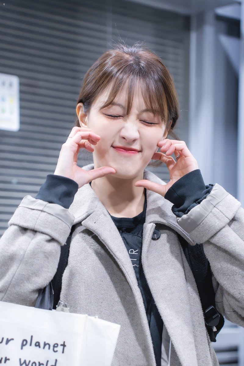 251212 밤 테이크오프 퇴근길

#오승희

귀염둥이 천사..