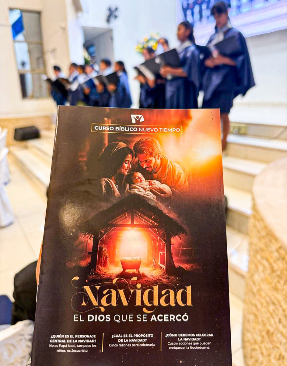 AdventistasAPCE's tweet photo. ¡Las nuevas generaciones también se suman! En el marco del programa de gratitud🎶, el Colegio Adventista España compartió con los padres de familia las actividades de #TodosporTodo 🙏y el mensaje de Navidad: El Dios que se acercó. 📖 https://t.co/4H9BO13xHn