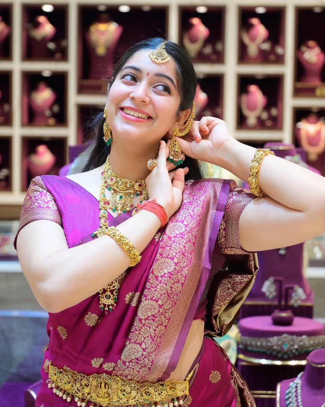 G8A8mZcagAMd4zn?format=jpg&name=large