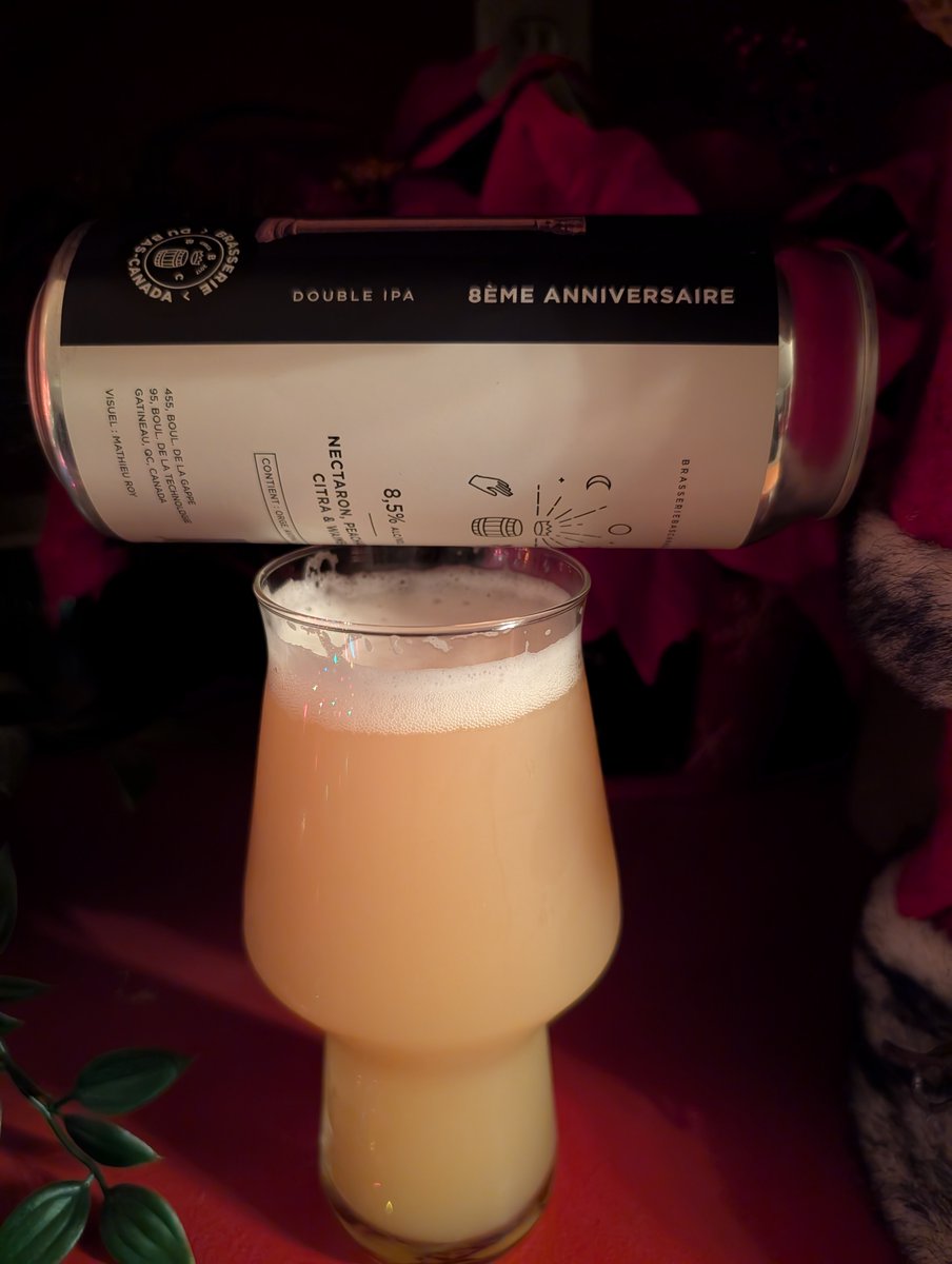8ieme Anniversaire on day 12 of the Advent Calendar. This double IPA by Brasserie du Bad Canada is fruit forward with notes of orange, citrus, peach and hops. 8 years of strong brews from this crew #craftbeer