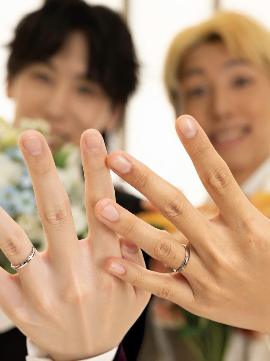 💍回見て寝て起きても写真集の表紙は全然現実でむしろ💍回からの写真集
