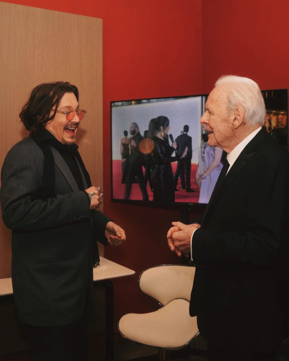 BritishFanofDepp | FANSITE tweet media