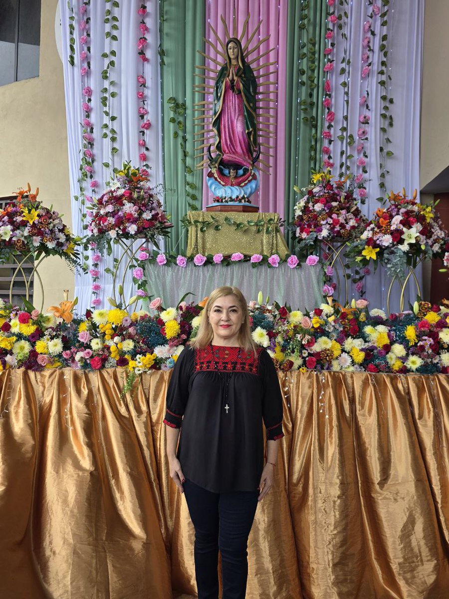 ¡Gracias madre mía por un año más de vida! 

Hoy en tu día te celebro con mucho amor ❤️. Que su bendición nos llene de luz y fuerza para seguir adelante.