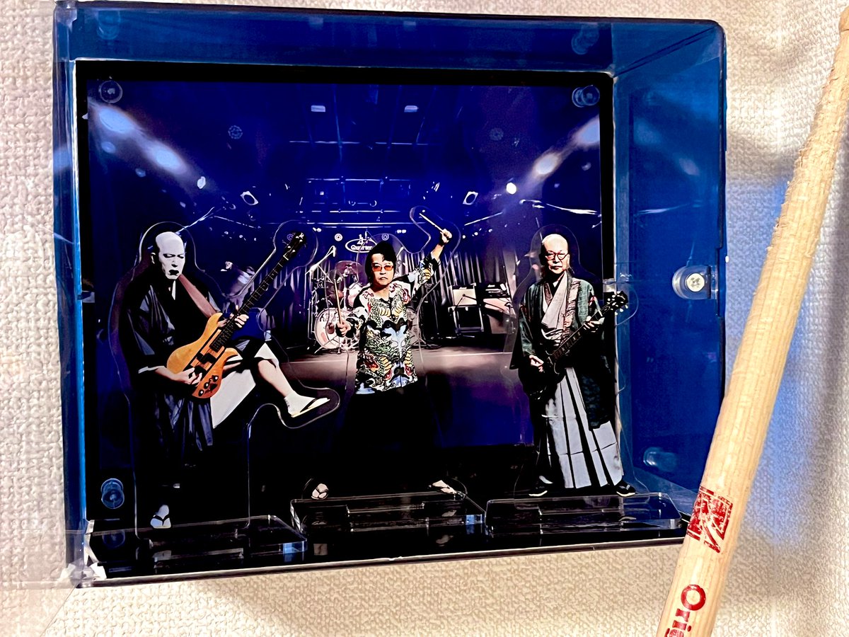 アクスタ置き場やっと完成したー 人間椅子@ 青森Quarter 我が家に爆誕