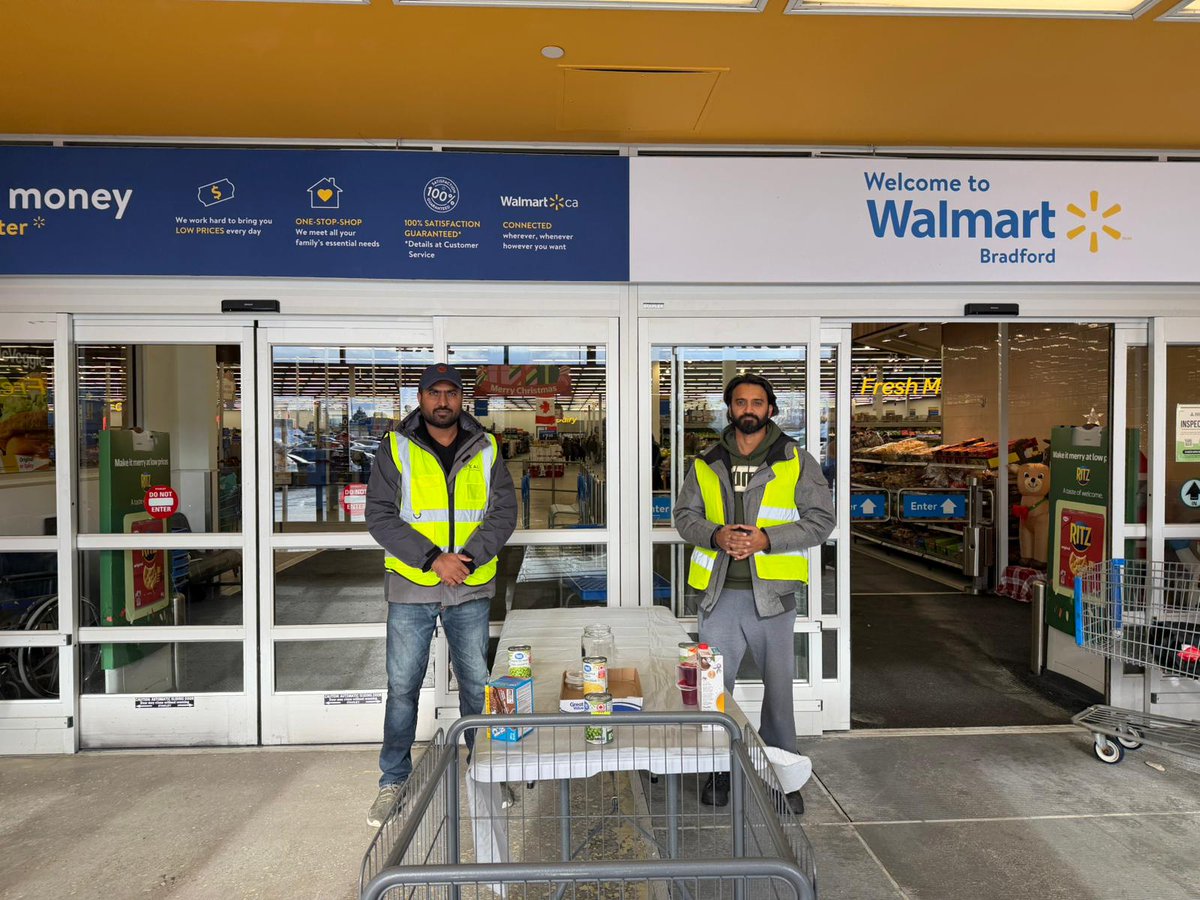 #Bradford, let’s FILL THE CARTS! 🛒

We’re set up outside Walmart Supercentre for the next 3 days supporting Helping Hands Food Bank. bradfordfoodbank.ca

Come meet our #volunteers and help us hit our biggest food drive yet!

#MuslimYouth