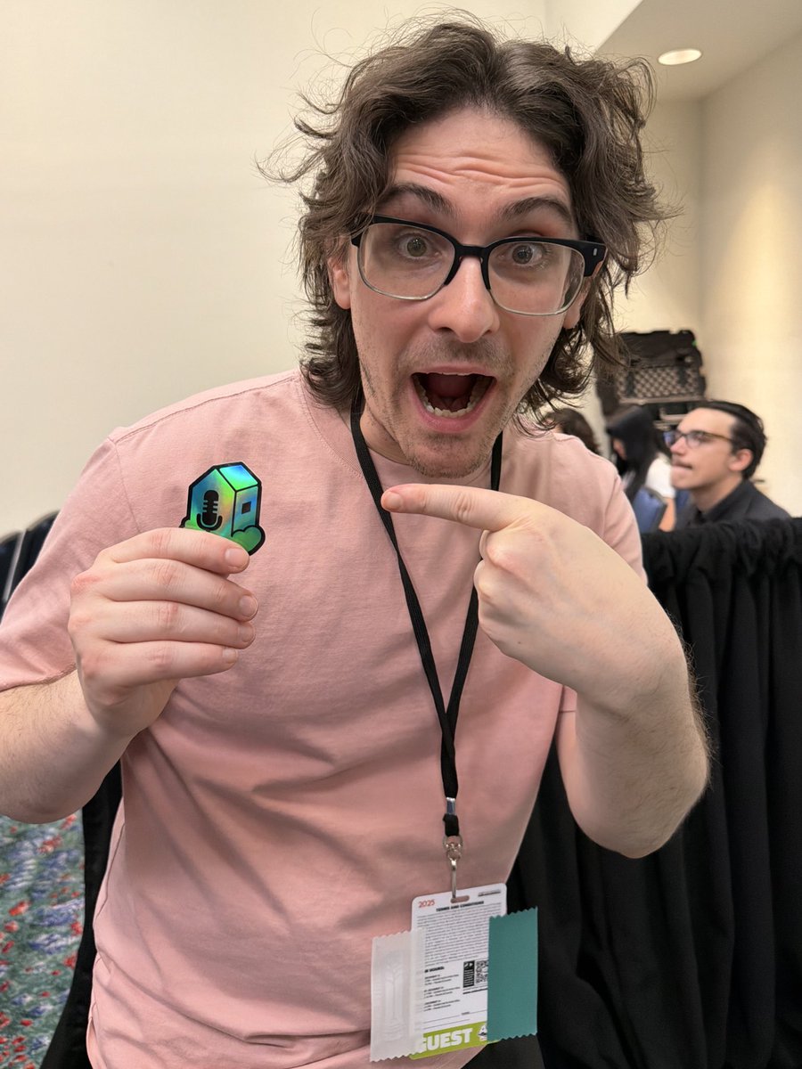 VA_Treehouse's tweet photo. Jonah Scott (@ImMrTransistor) is a #TreeHomie!

#VATreehouse #VoiceActing https://t.co/BEtlrXedmn