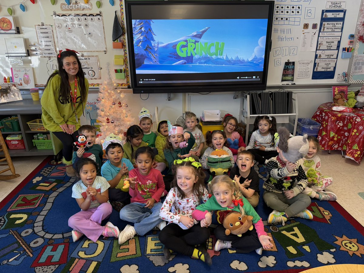 Ms. Lyons tweet media