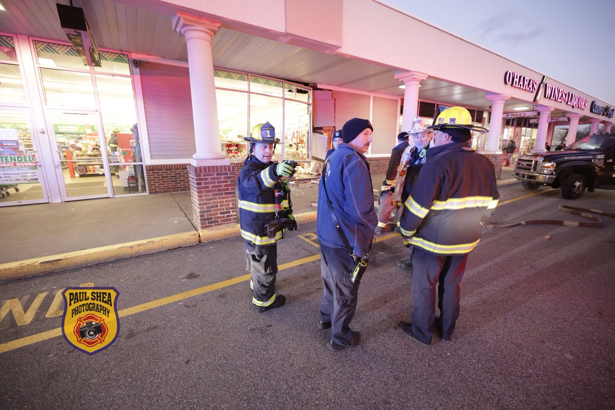 pauls612's tweet image. Not often the car into the building call winds up being a car into the building. 

Fortunately there were only minor injuries. 
@ctfirephoto 
#mapolice #mafire