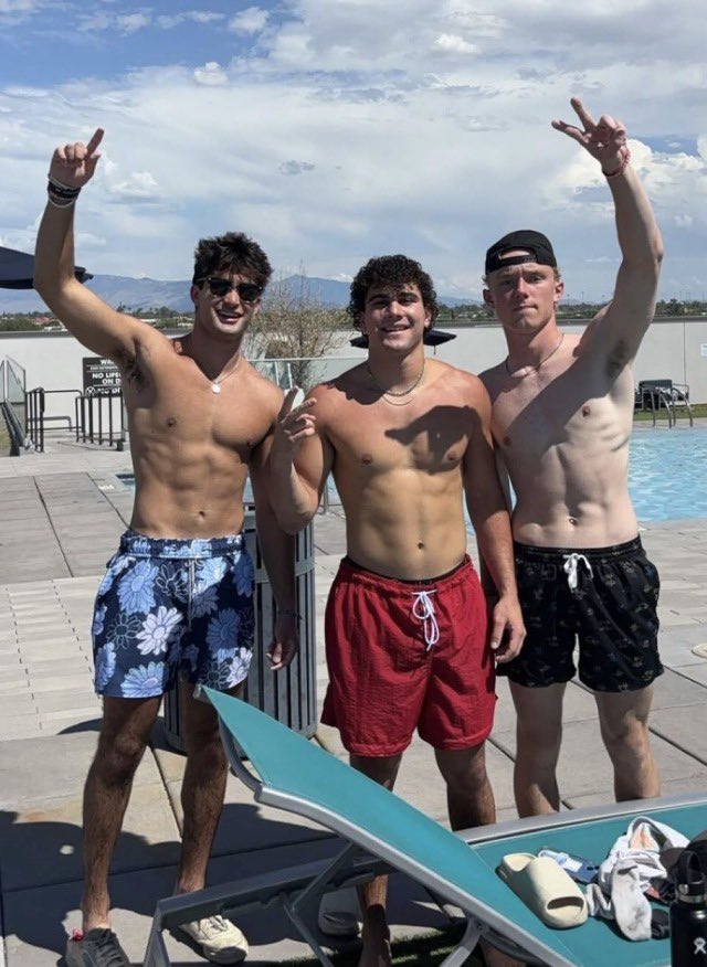 str8boyworship's tweet image. 