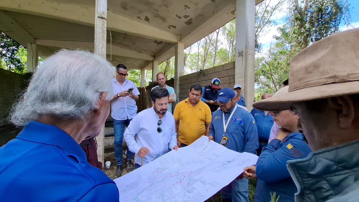 CAEV_Ver's tweet photo. Por instrucciones de la Gobernadora del Estado de Veracruz, Rocío Nahle García, y con el acompañamiento del Director General de la Comisión del Agua del Estado de Veracruz, Luis Fernando Cervantes Cruz, se realizó una visita de trabajo a la ciudad de Poza Rica. https://t.co/WX2YOsMCnt