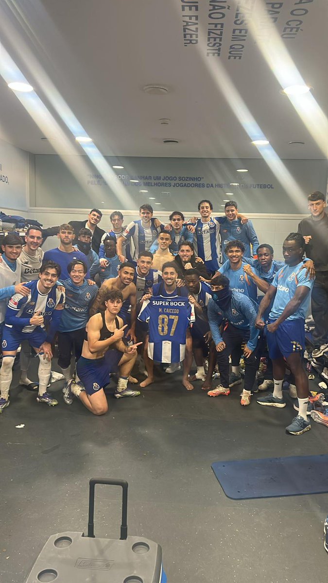 Joaocosta_24's tweet photo. We are @FCPorto ! 💙 https://t.co/qNQq3tyXbA