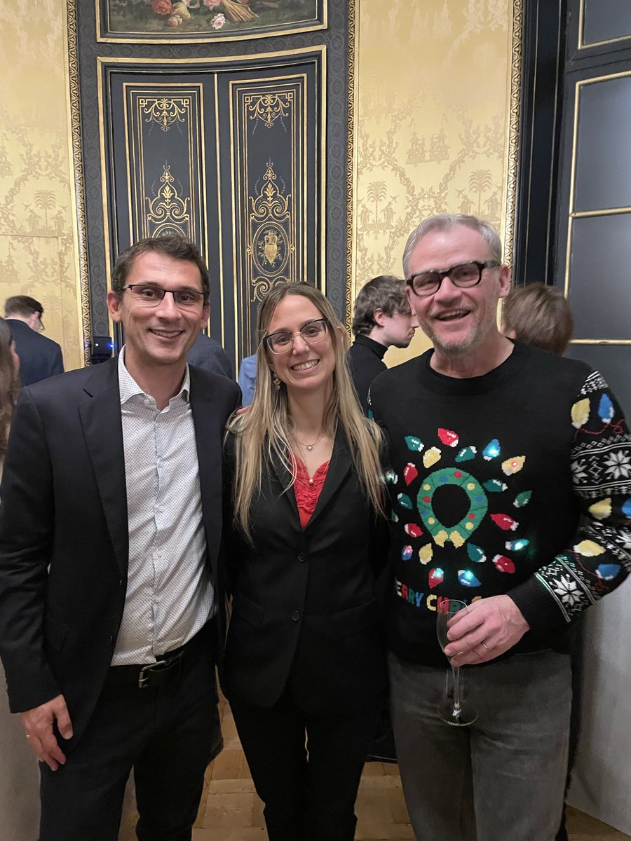 FLareyre's tweet image. Just wrapped up an inspiring @ParisVascular, ending with a beautiful evening at the Évreux hotel. Sharing photos celebrating incredible women in vascular disease, AI, clinical research and more. This is what PVI is all about! 💙🩺✨
#PVI2025 #VascularInsight #WomenInVascular…