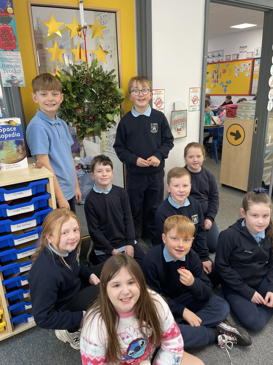 P5 enjoyed making a wreath for our classroom door. Doesn’t it look good!