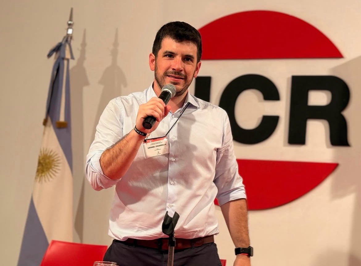 Vamos Leoooooooooooo!!!!!!!!

<a href="/leonelchiarella/">Leonel Chiarella</a> , presidente de la <a href="/UCRNacional/">Unión Cívica Radical</a> 

Hay radicalismo para rato.