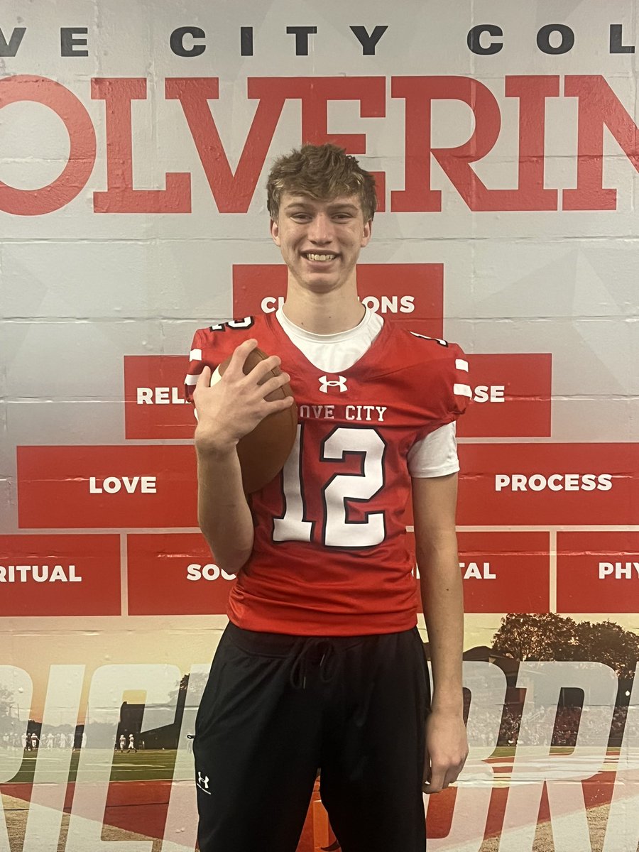 camkraft2026's tweet photo. After another great visit and conversations with both @CoachDanVogt and @CoachDiDonato I’m very grateful to have received an offer from Grove City!  
@AIR_IT_OUT_13 https://t.co/67lhO95AHE
