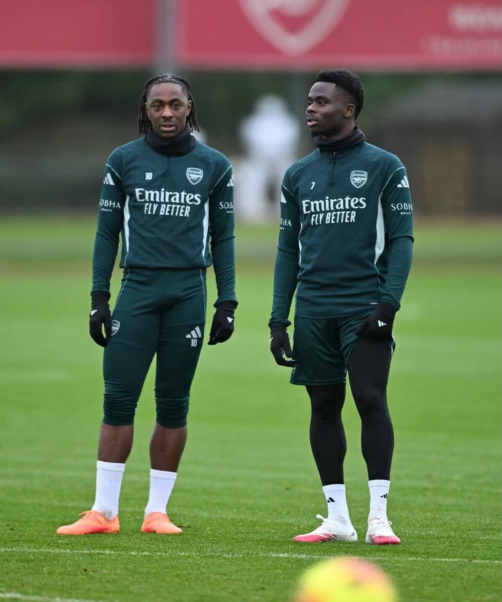 Arsenalnewschan's tweet image. My favourite photo from #Arsenal training today 📸 🥶 ❤️