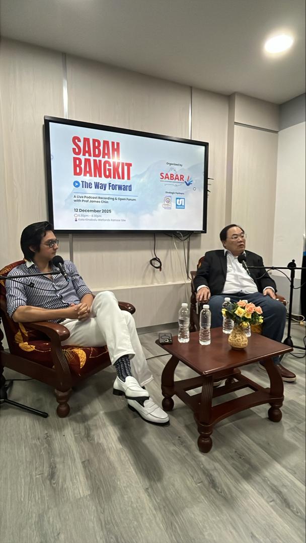 jameschin110's tweet photo. Just had a dialogue session in KK last night - turns out SABAR had to turn people away because it was oversubscribed. Best part of the whole thing? Randomly bumping into a friend I havenโt seen in thirty years!
#PRNSabah #SABAR #SABAH https://t.co/4TB4ICXiAy