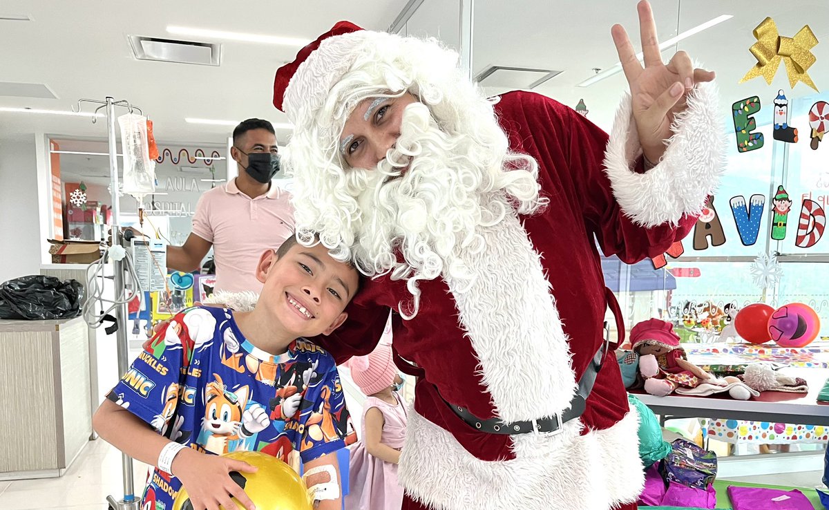 Alcaldiafblanca's tweet photo. ¡La magia decembrina sigue llegando a las aulas hospitalarias!

La gestora social @nsanchezsilva y el equipo de la Secretaría de Educación llevaron alegría, regalos y mucha diversión a cerca de 84 niños, niñas y adolescentes de la @fcvcolombia. https://t.co/DOT4gccXLv