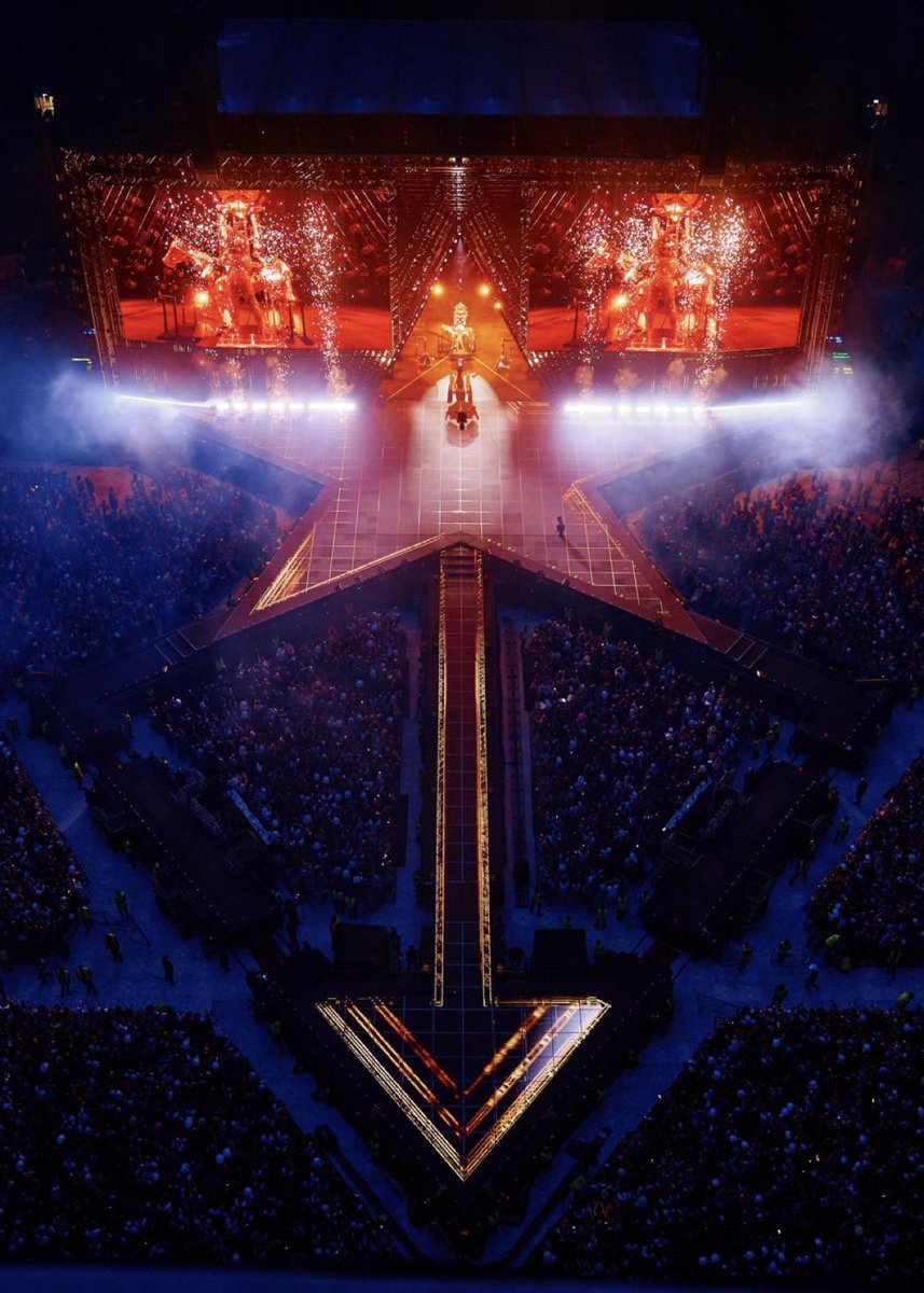 BEYONCÉ LEGION 𐚁 tweet media