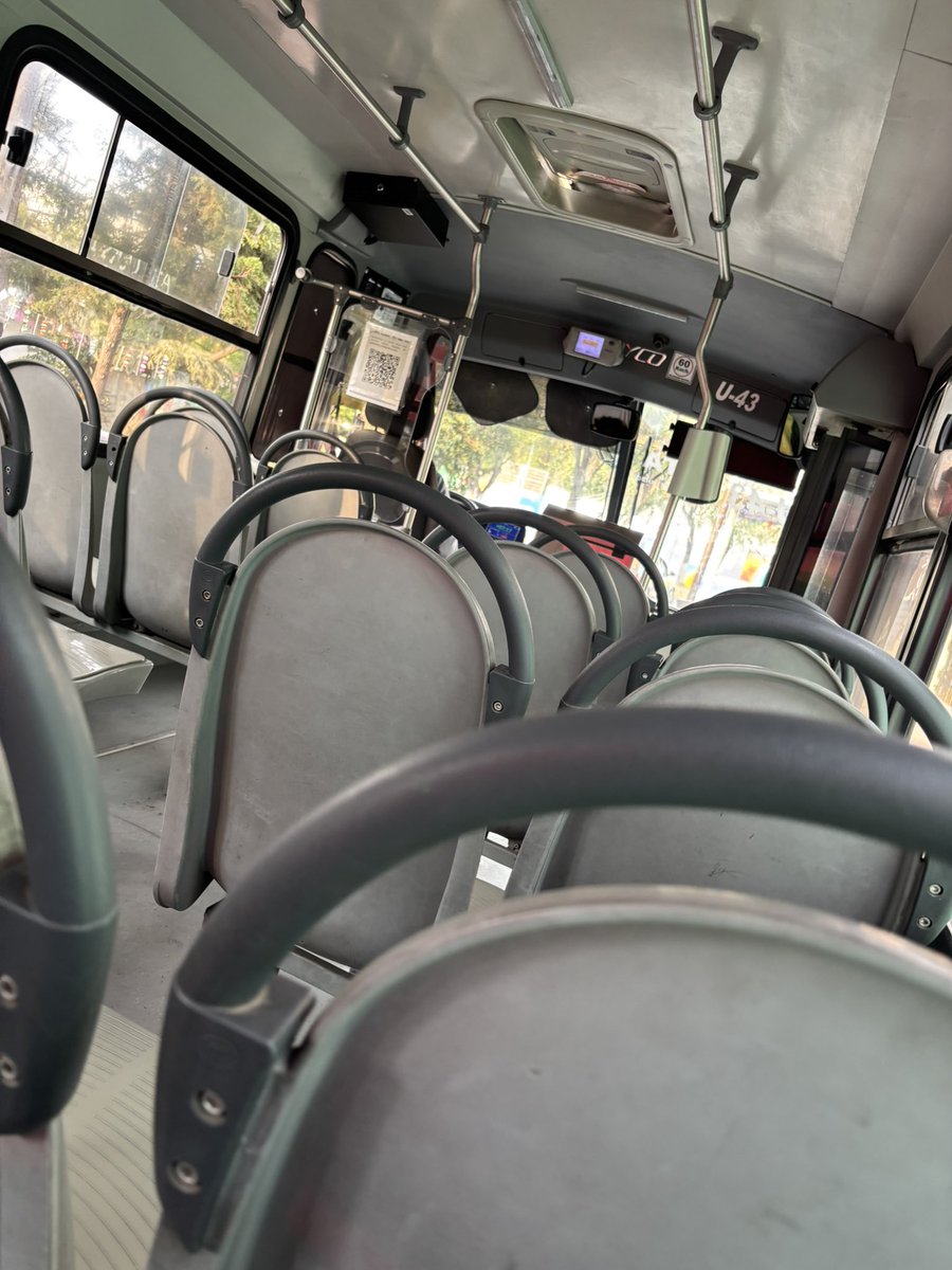 Oye <a href="/RUTA_Puebla/">RUTA Puebla</a> ¿porque la A6a no quiere llegar a su base y tenemos que esperar parados a media colonia Maravillas? ¡Siempre es lo mismo! 

<a href="/Hechizero_38/">★·.·´HeChIzErO`·.·★</a>