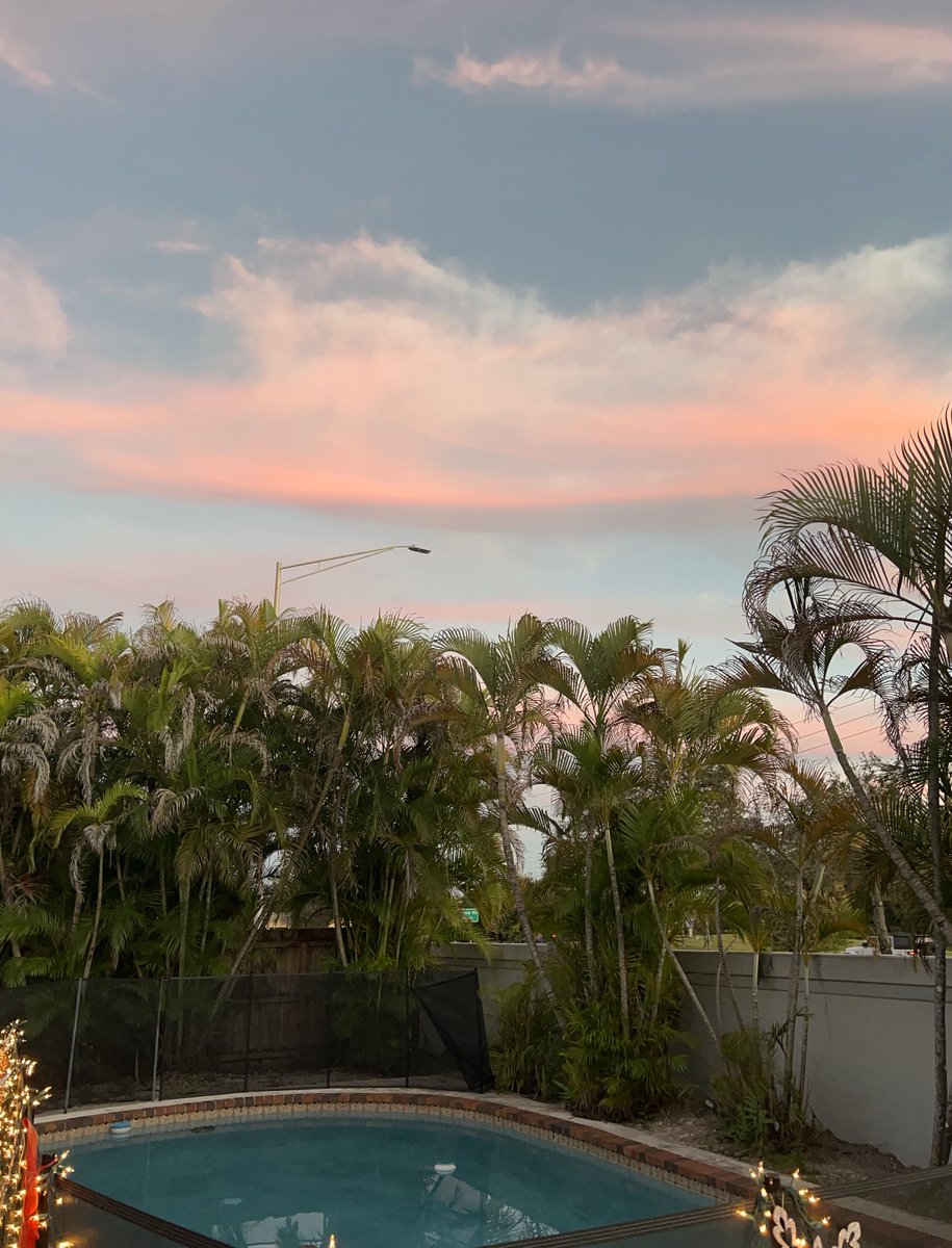 j_ferris221629's tweet image. #Sunsetting from East to West of my home town So. Florida 👍🏼 #Pinkskies!