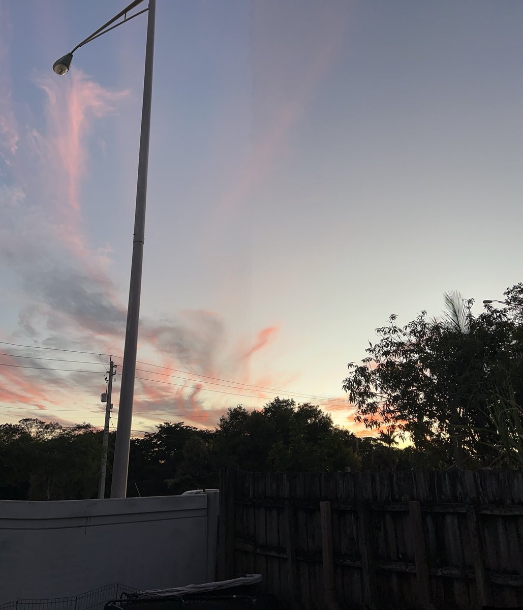 j_ferris221629's tweet image. #Sunsetting from East to West of my home town So. Florida 👍🏼 #Pinkskies!