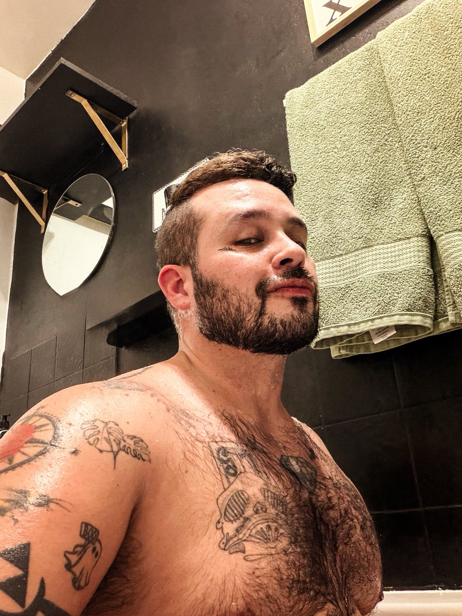 Grillo_Legrets's tweet photo. Bath time https://t.co/pmGQA9mxfo