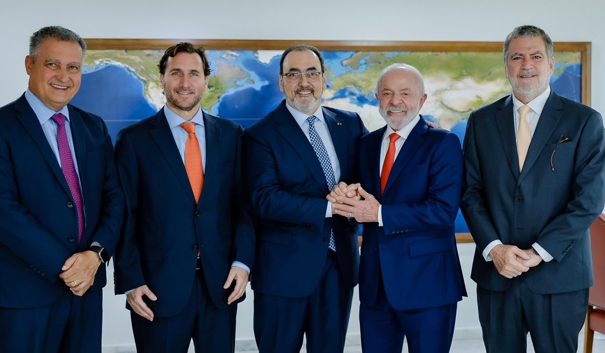 pablogentili's tweet photo. Fue un honor acompañar al presidente de CAF, Sergio Díaz-Granados, en la audiencia que mantuvo con el presidente Lula. De la reunión, también participaron el ministro Rui Costa y Pablo Terrazas, jefe de gabinete del presidente Díaz-Granados. @AgendaCAF @LulaOficial https://t.co/QuuHHMCE9A