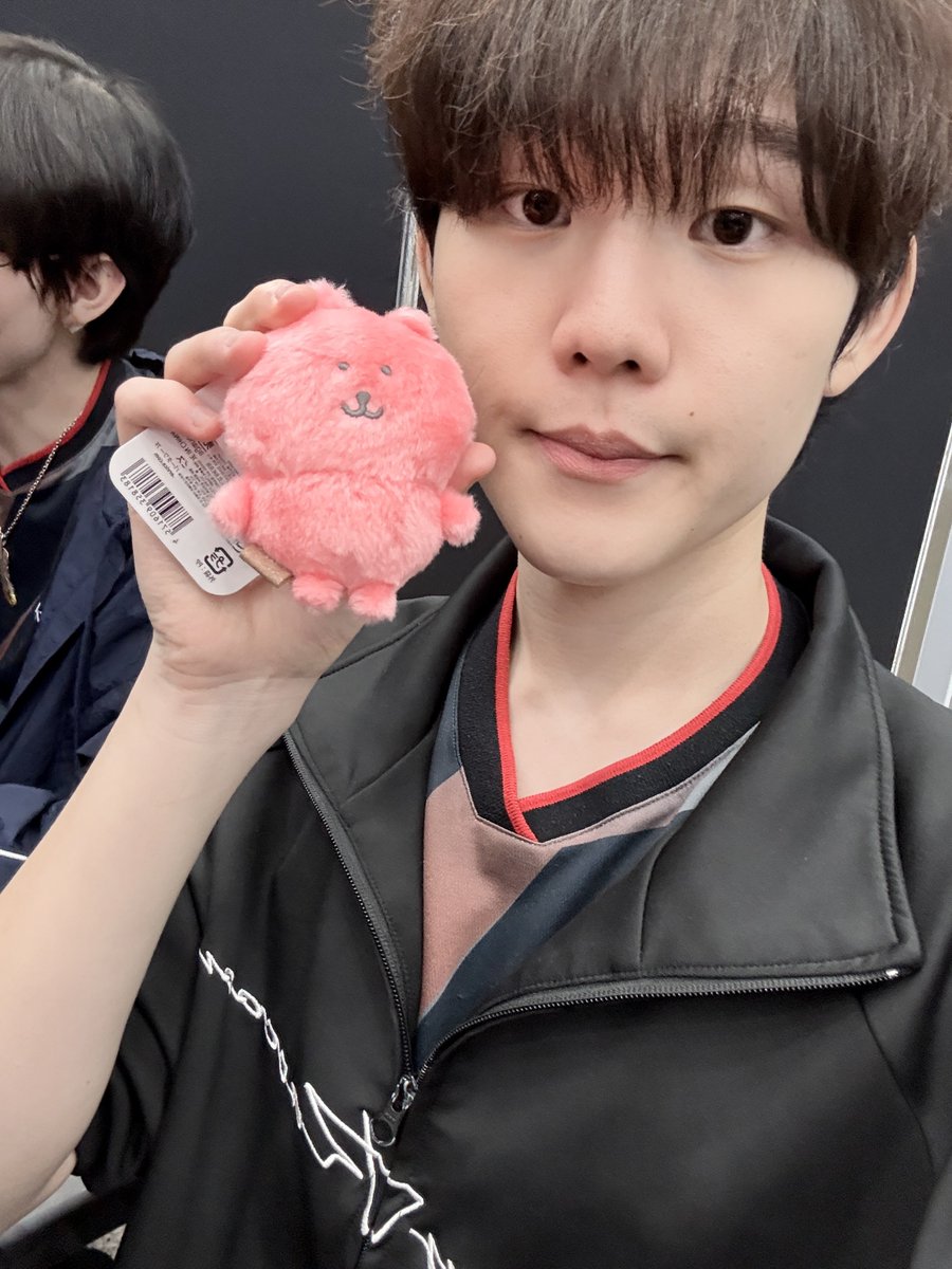 항상 느끼는데
후로게이머들 손 ㄴㅁ 이쁨
질투남 쾅