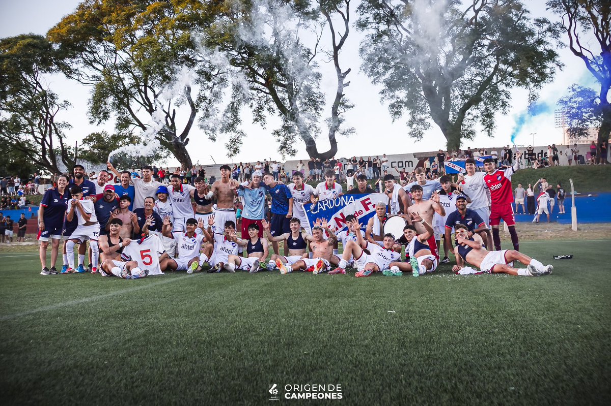 🌅 La tarde dorada de Nacional en 𝘀𝘂𝗯-𝟭𝟲 que coronó con un 5-3 y el título de Campeón Uruguayo