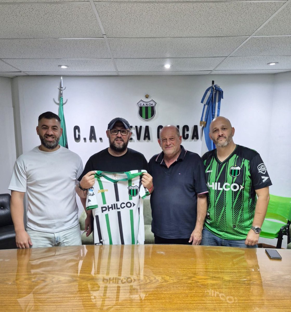 🔜 UN BODEGÓN PARA TOROS 🏟️

🧑🏼‍🍳 De la mano del Chef internacional Dante Liporace, con trayectoria en cocinas de alto nivel y experiencia en restaurantes distinguidos por la Guía Michelin, ponemos en marcha un proyecto ambicioso y con identidad.

🥘 Se trata de un bodegón pensado