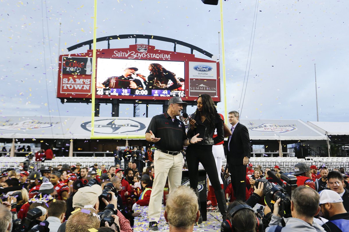 LasVegasBowl's tweet image. Kyle Whittingham will coach his final game as the @Utah_Football head coach at the 2025 SRS Distribution Las Vegas Bowl. 👏

This marks his fifth appearance in the Las Vegas Bowl, where he holds a 2-2 record.

#LVBowl | #GoUtes | #BowlSeason