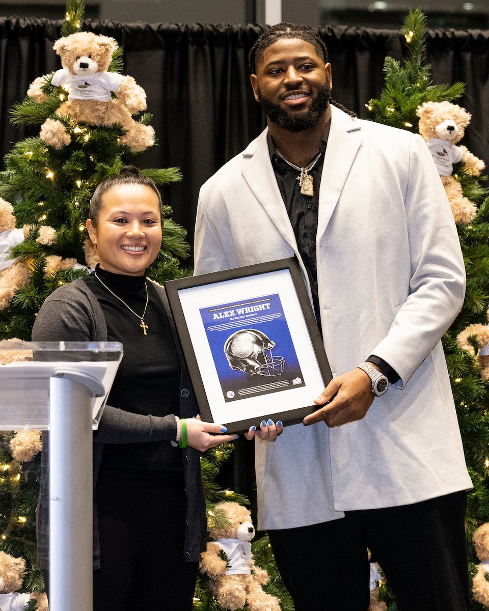 Alex Wright was presented the 2025 Ed Block Courage Award at @provhouseCLE's 30th annual Deck the Halls benefit. Alex was selected by his teammates for his commitment and resilience during his injury recovery and his compassion toward the community throughout the year.