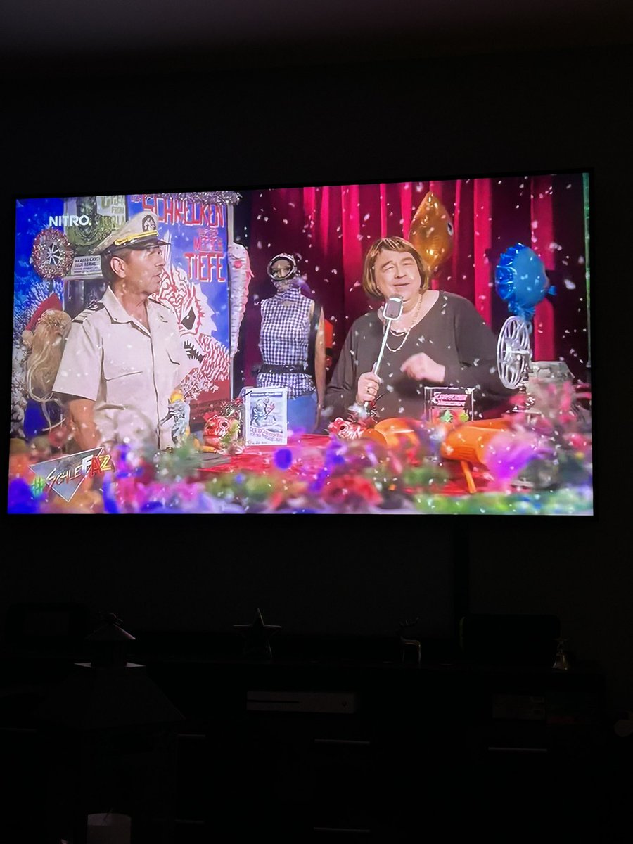 Ich liebe die SchleFaZ-Filme mit Gesangseinlagen am meisten ❤️
#schlefaz #schlefazbeinitro #DerSchreckenausderMeerestiefe