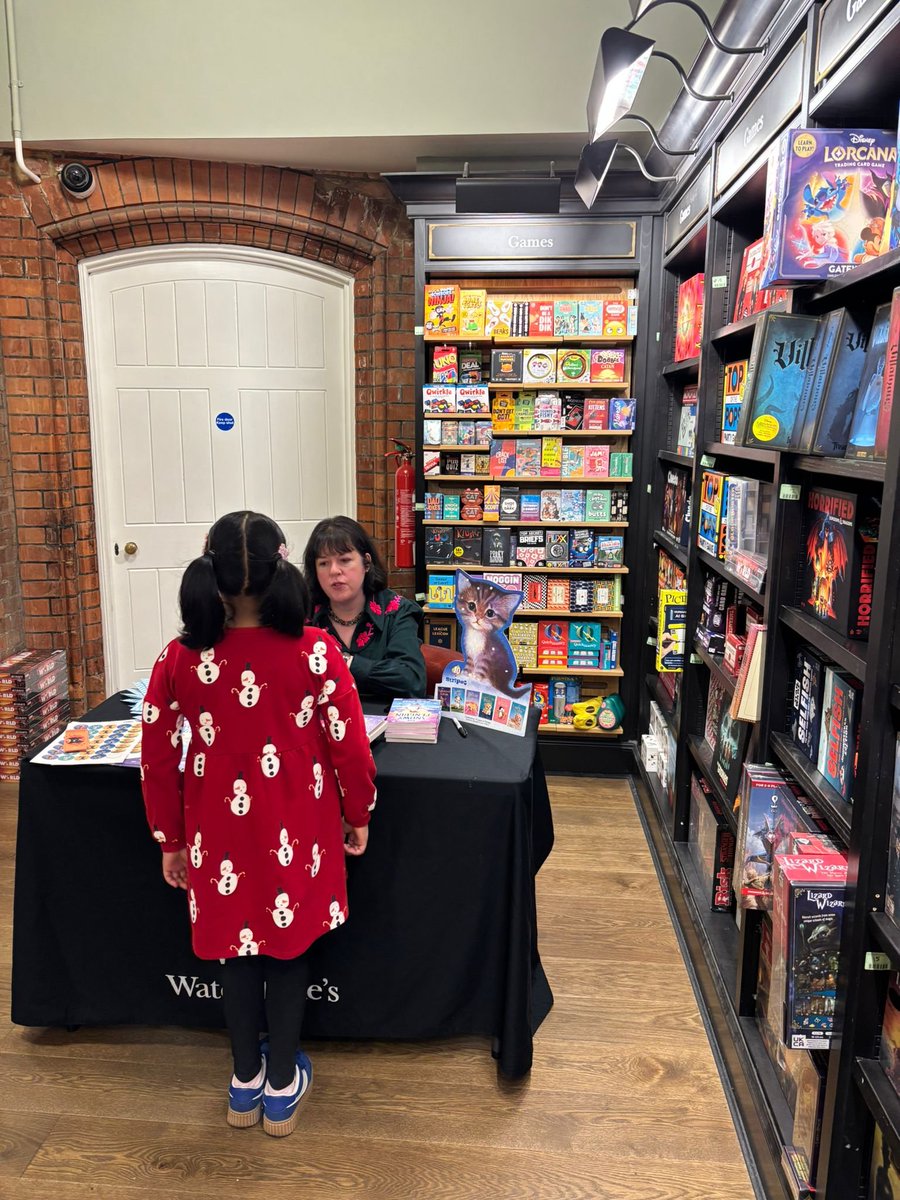 Waterstones Reading tweet media