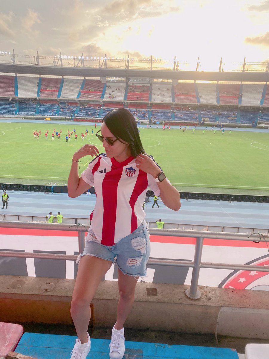 DalmisChico's tweet photo. Vamos con toda mi junior ♥️🤍🦈 ⭐️ https://t.co/XMG4TKqlMC