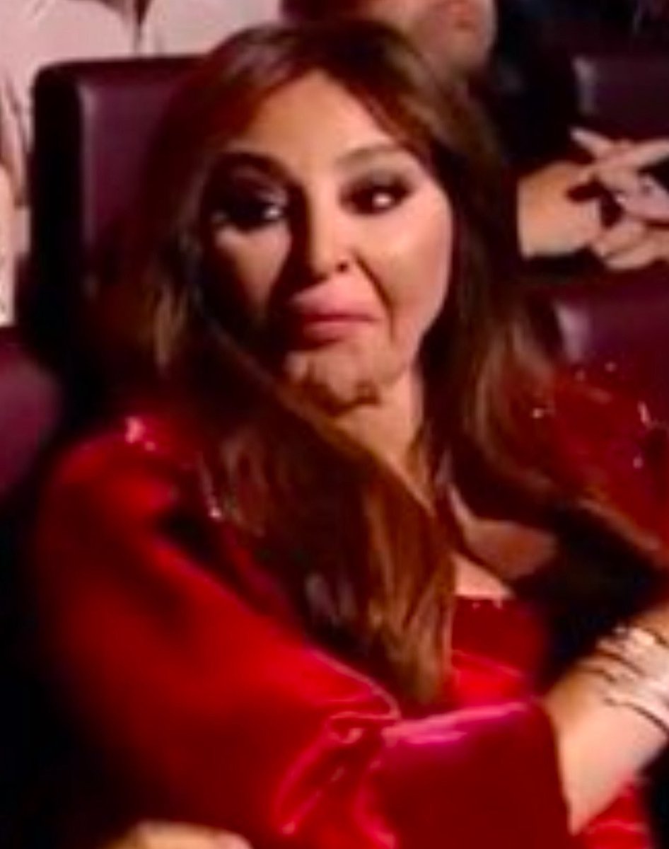 شكل #اليسا اليوم لحظة عدم تأهلها وسقوطها من ترشيحات جوائز #جوي_اووردز  💀😭