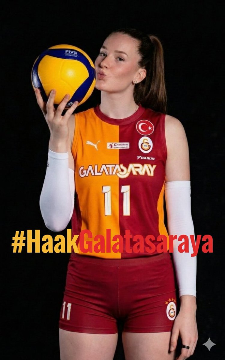 Bu saatte uyumayıp Isabelle Haak nöbeti tutan Gs voley enayileri size de iyi geceler.🤗💛❤️ 
#HaakGalatasaraya