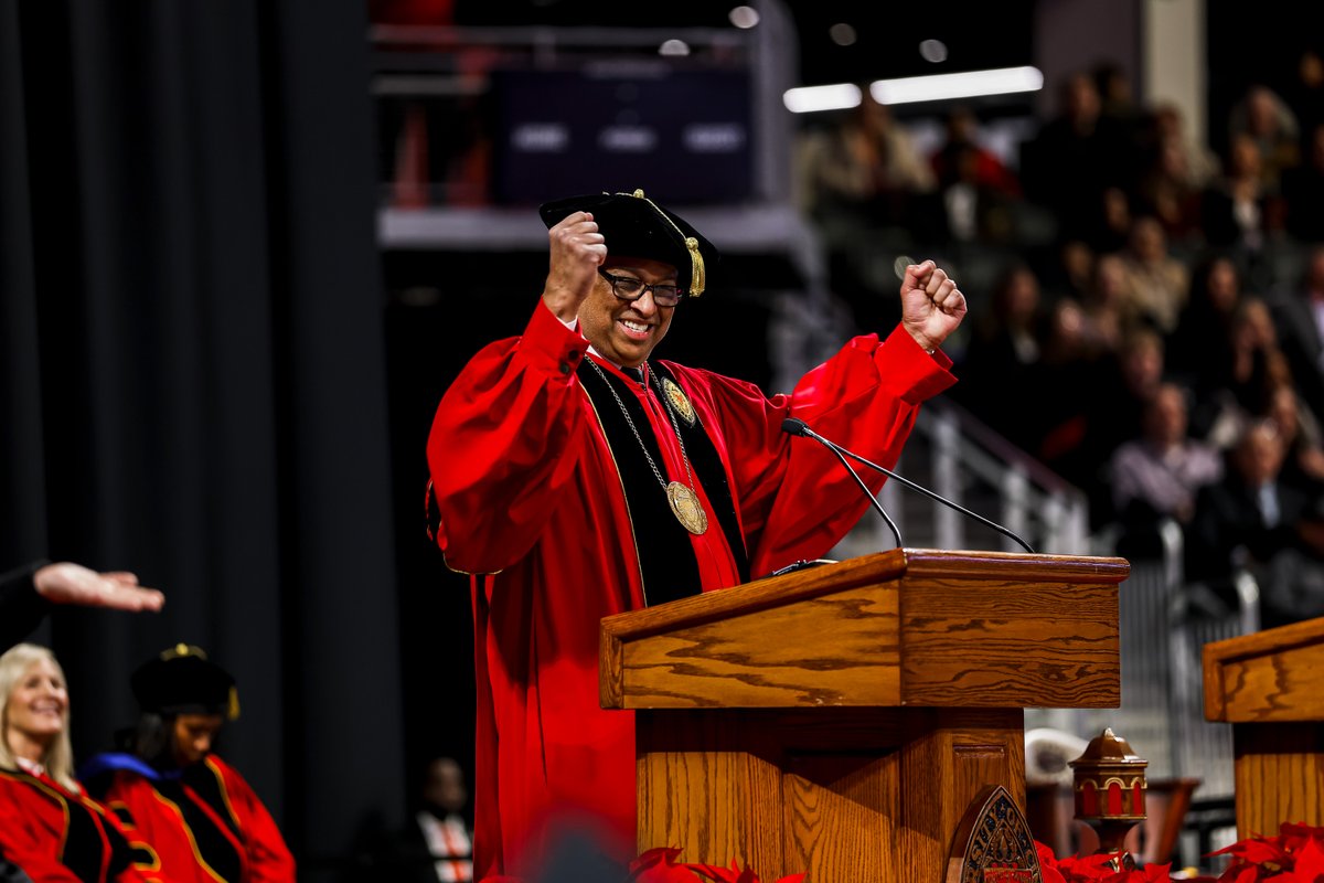 uofcincy's tweet photo. Today, we celebrate the Class of 2025. Your hard work, heart, and grit brought you here โ and we're proud to call you Bearcats for Life. Congratulations! ๐
#UCGrad25 #BearcatsForLife https://t.co/S9DHUxHY4h