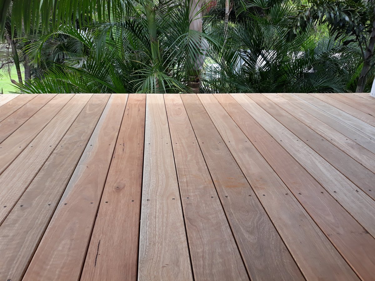 PentForestry's tweet image. Did you know that natural hardwood stays significantly cooler underfoot than non-timber decking material? Make the smart choice and enjoy the cooler comfort of a beautiful, natural Australian hardwood deck. 

#pentarchforestry #australiantimber #decking